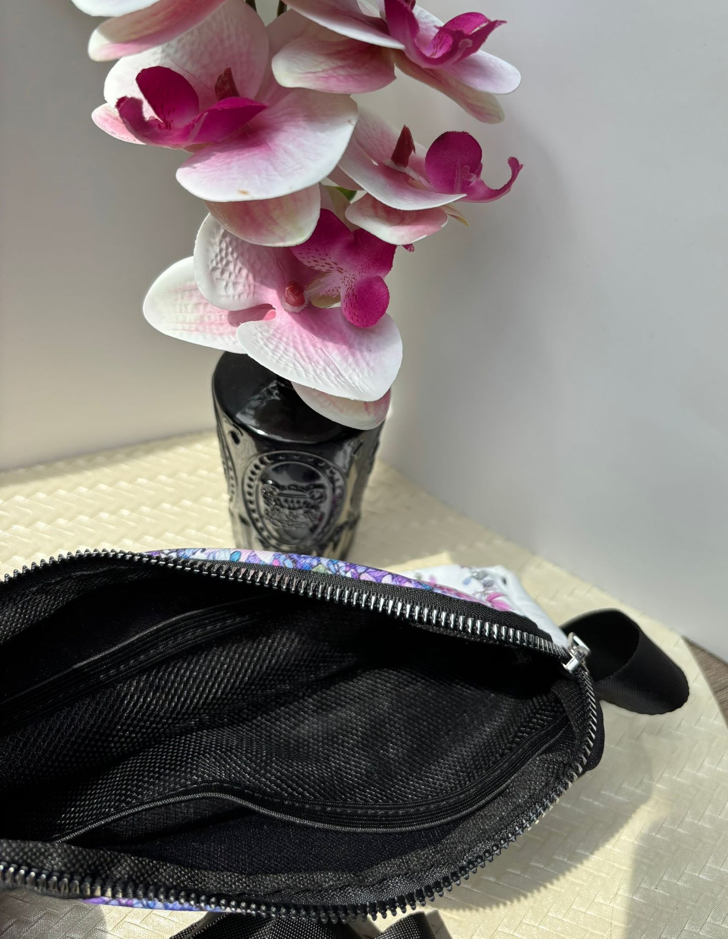 Bauchtasche/ Umhängetasche Blumen mit Schmetterlingen